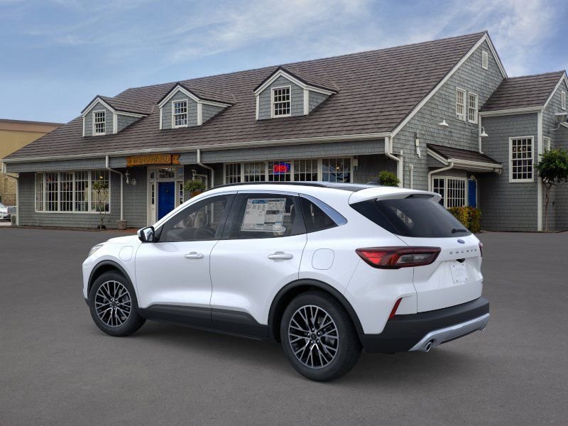 Used 2025 Ford Escape SE image 4