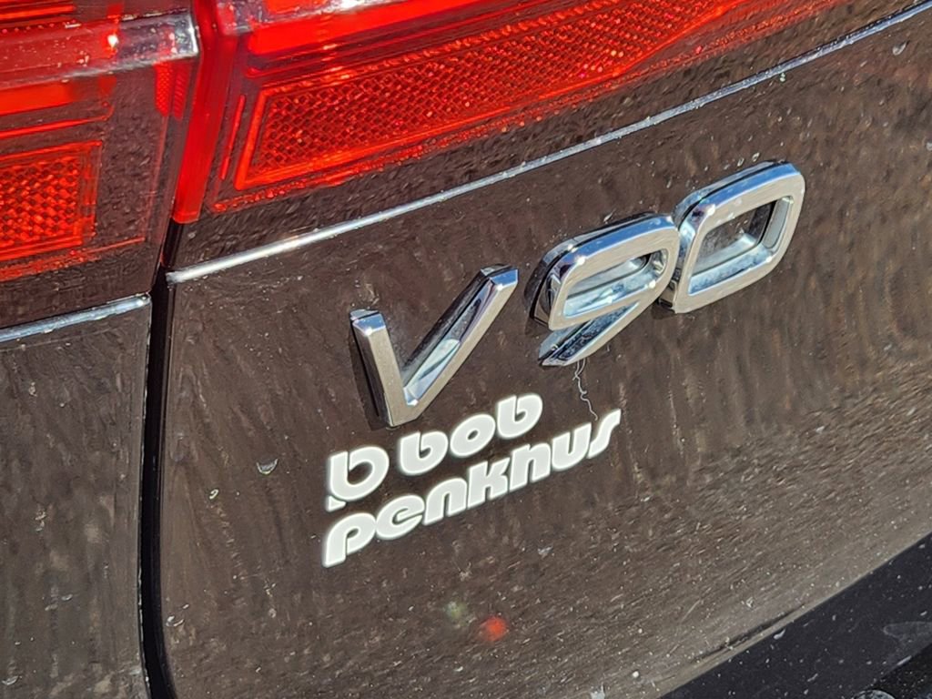 Used 2024 Volvo V90 B6 Cross Country Plus w/ Climate Package image 30