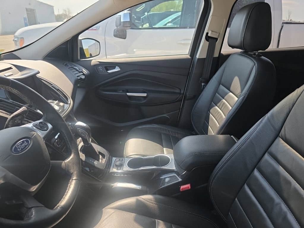 Used 2016 Ford Escape Titanium w/ Equipment Group 301A AWD/4WD image 16