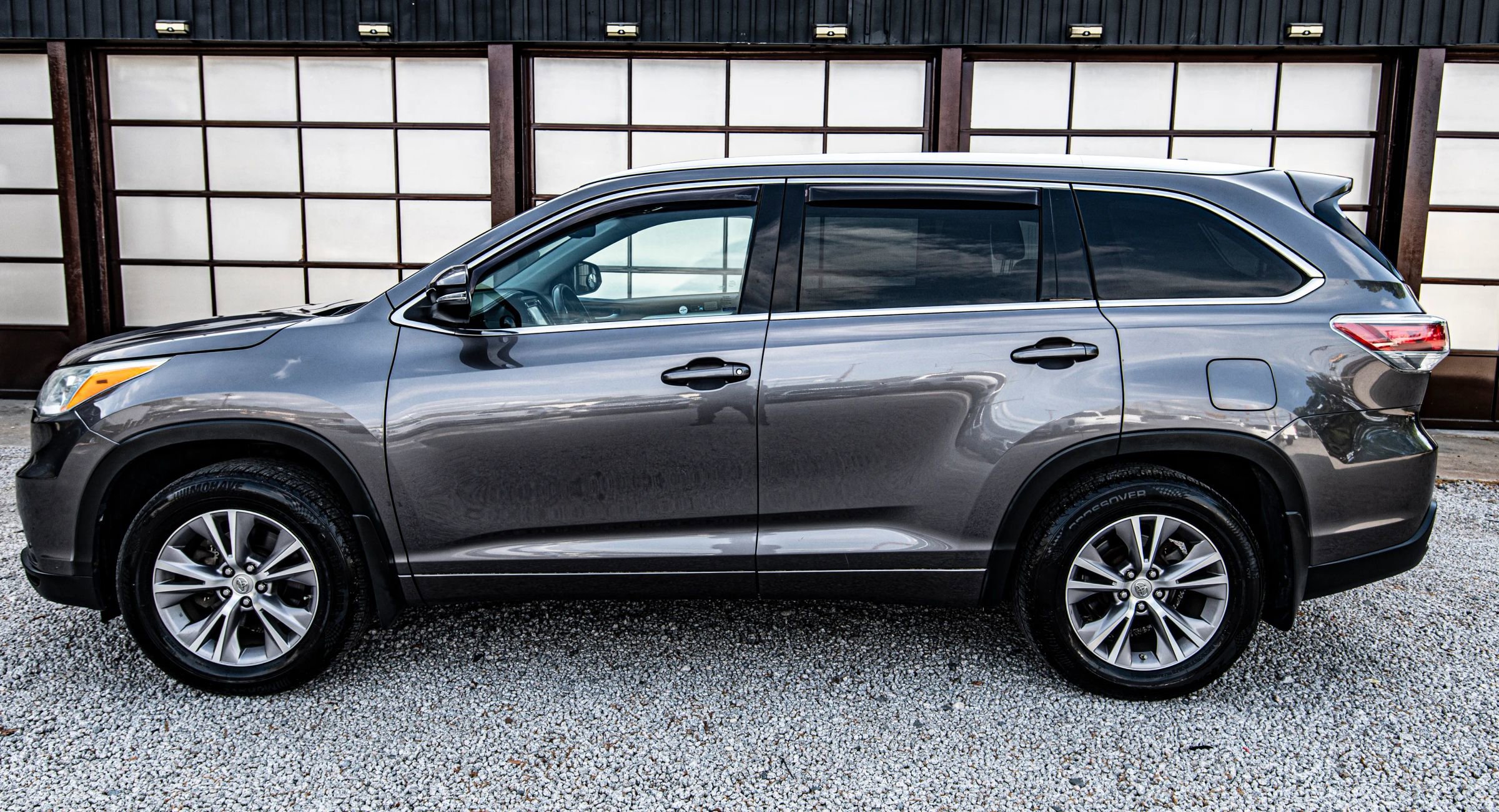 Used 2014 Toyota Highlander XLE image 13