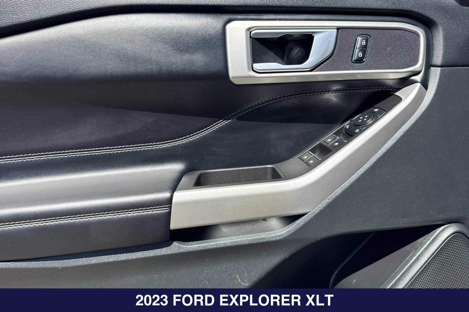 Certified 2023 Ford Explorer XLT w/ Equipment Group 202A AWD/4WD image 12