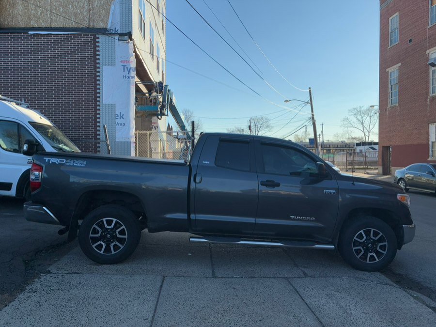 Used 2014 Toyota Tundra SR5 w/ TRD Off Road Package AWD/4WD image 10