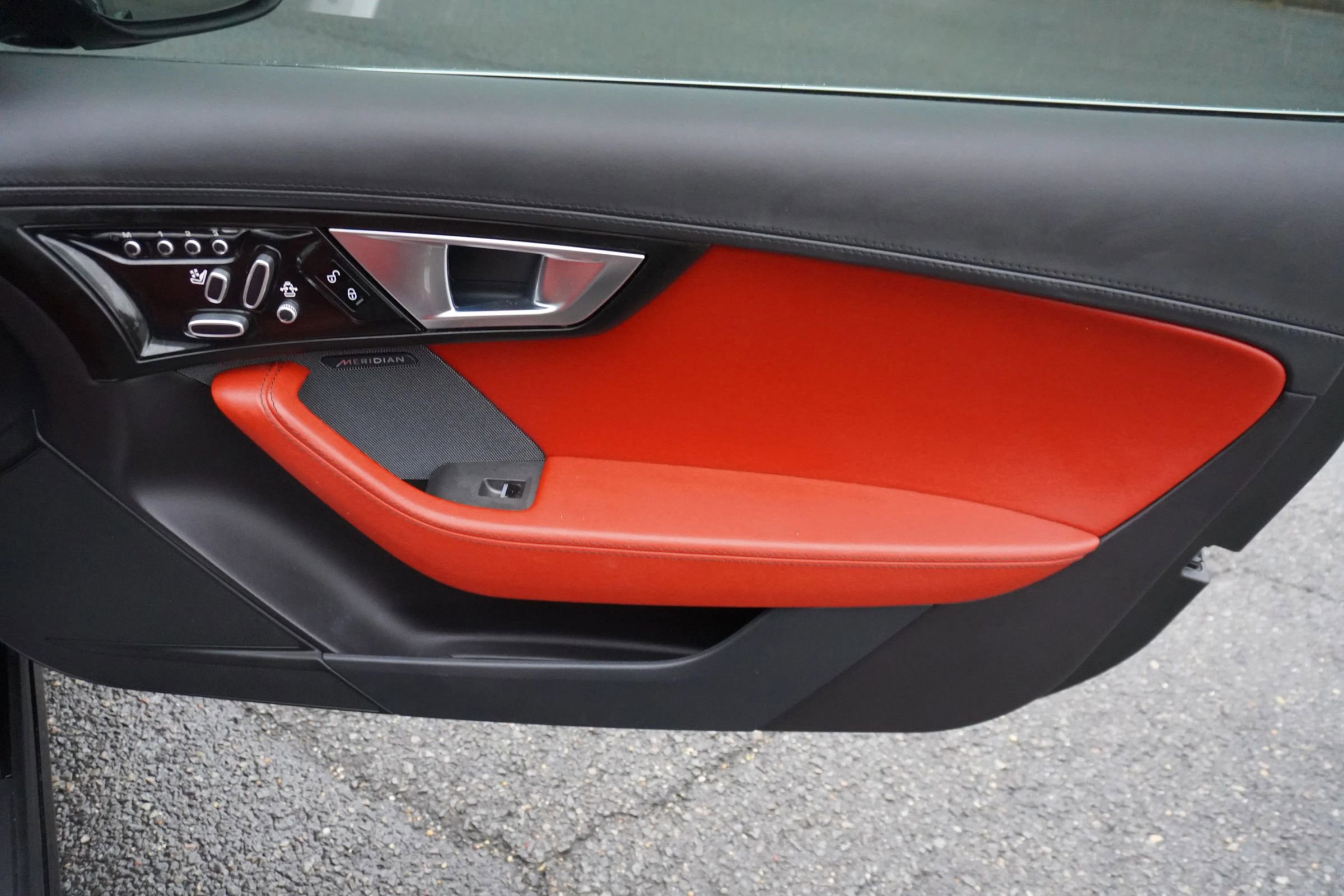 Used 2015 Jaguar F-TYPE S image 13