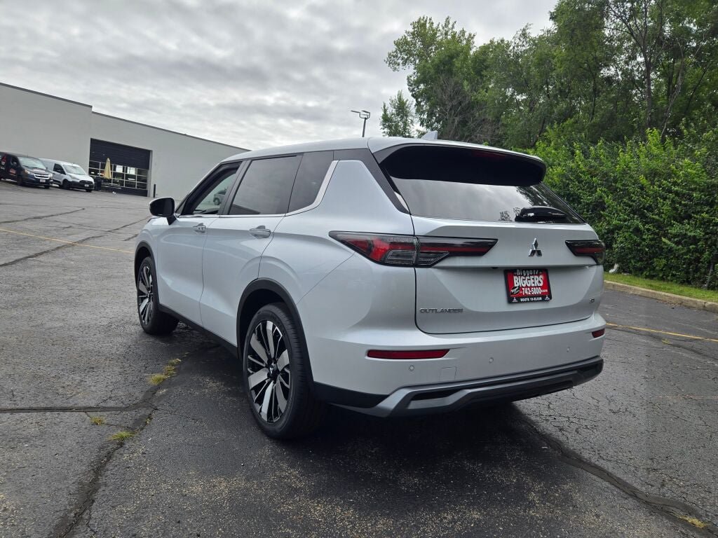 New 2026 Mitsubishi Outlander SE AWD/4WD image 13