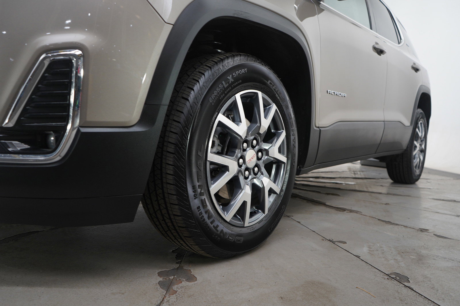 Used 2023 GMC Acadia SLT w/ Technology Package image 25