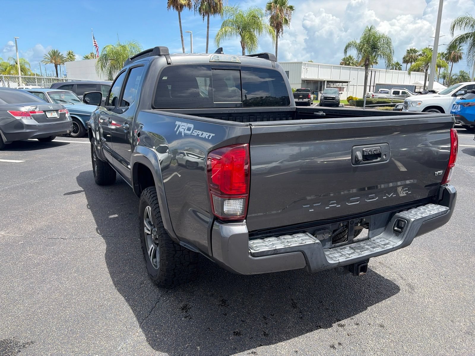 Used 2018 Toyota Tacoma TRD Sport RWD image 5