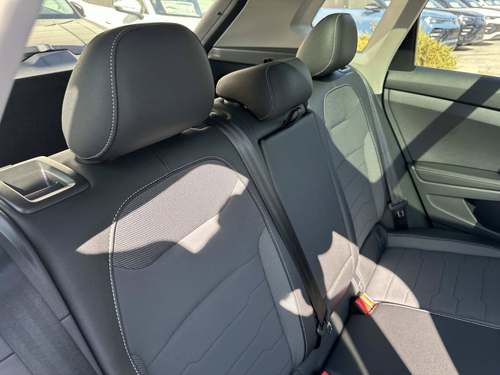 New 2027 Volkswagen Taos SE FWD image 27