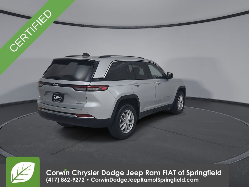 Used 2023 Jeep Grand Cherokee Laredo AWD/4WD image 14