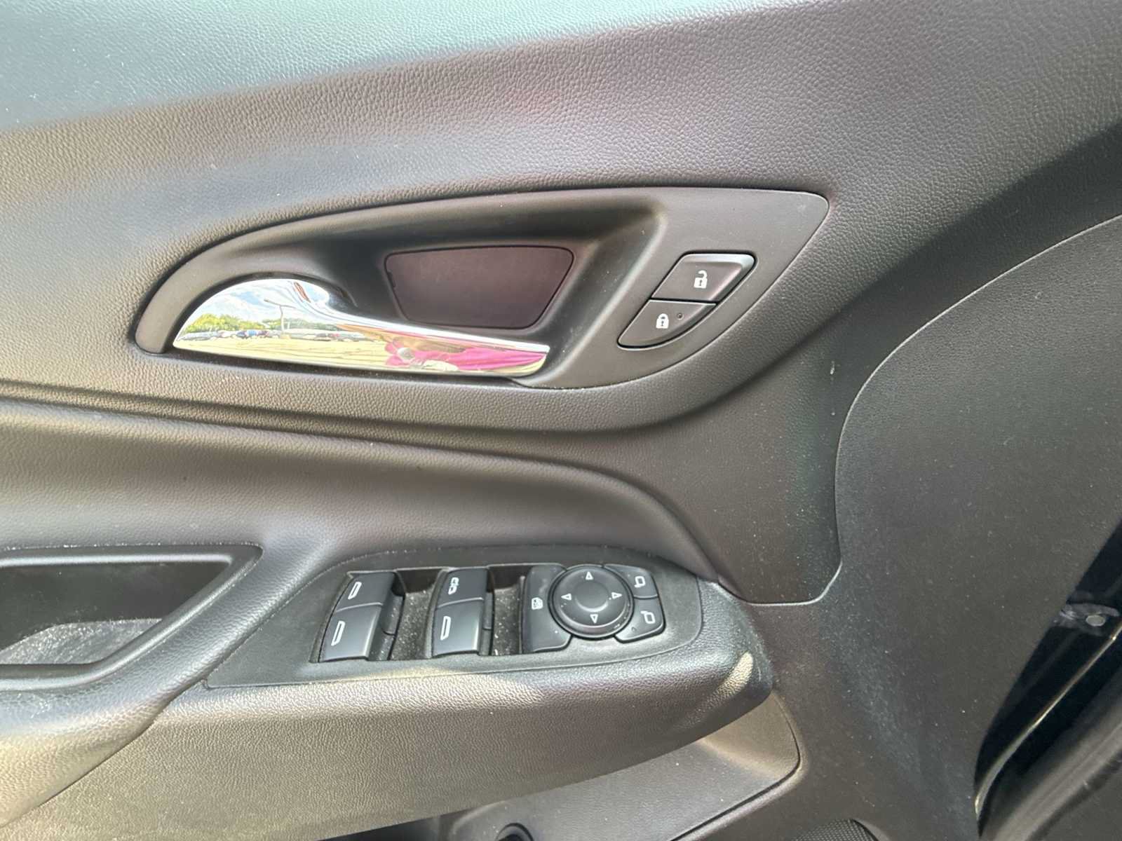 Certified 2024 Chevrolet Equinox LT FWD image 22
