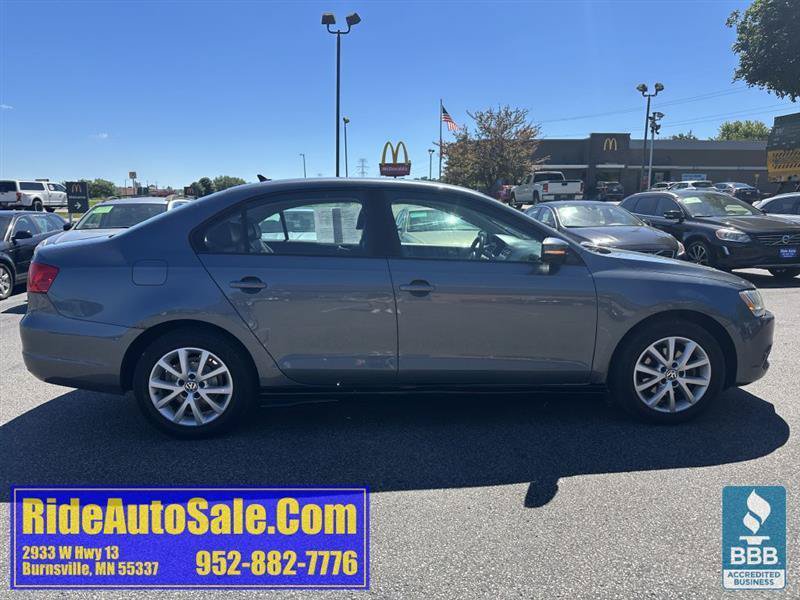 Used 2011 Volkswagen Jetta SE FWD image 4