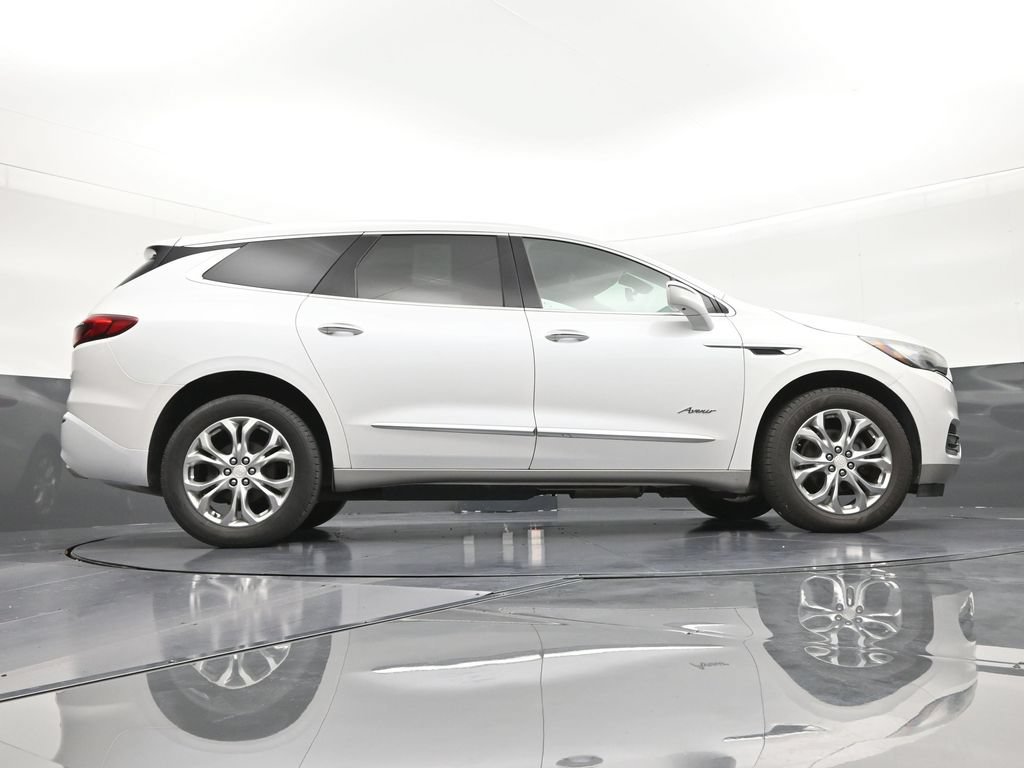 Used 2018 Buick Enclave Avenir FWD image 29