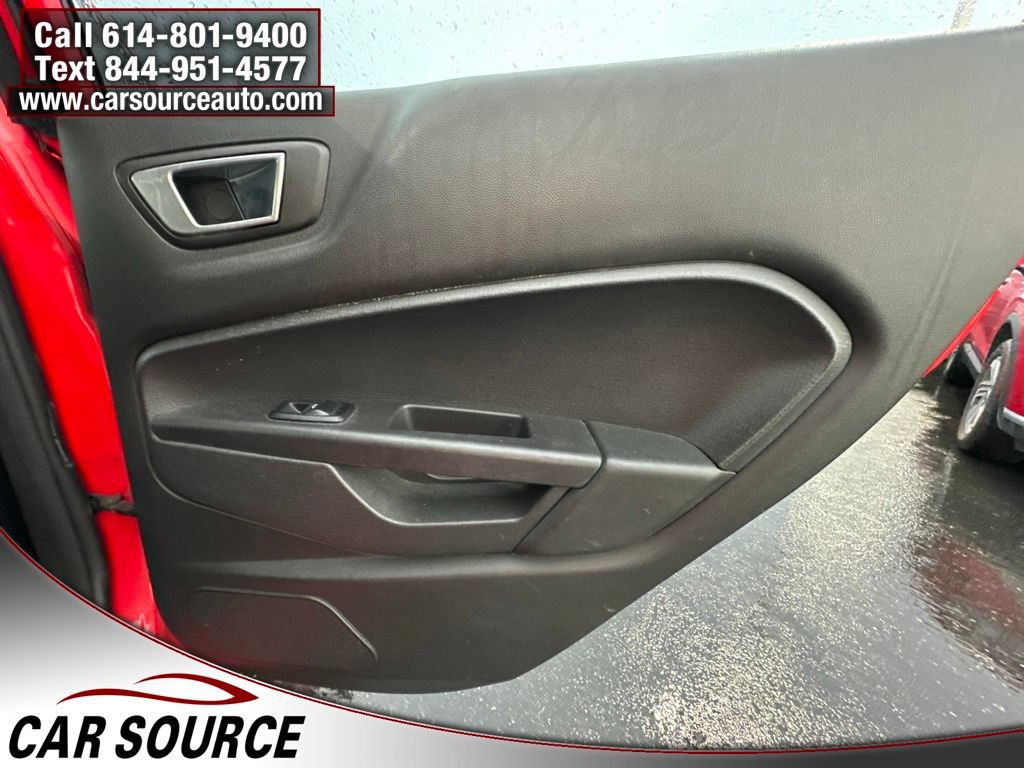 Used 2015 Ford Fiesta SE FWD image 29