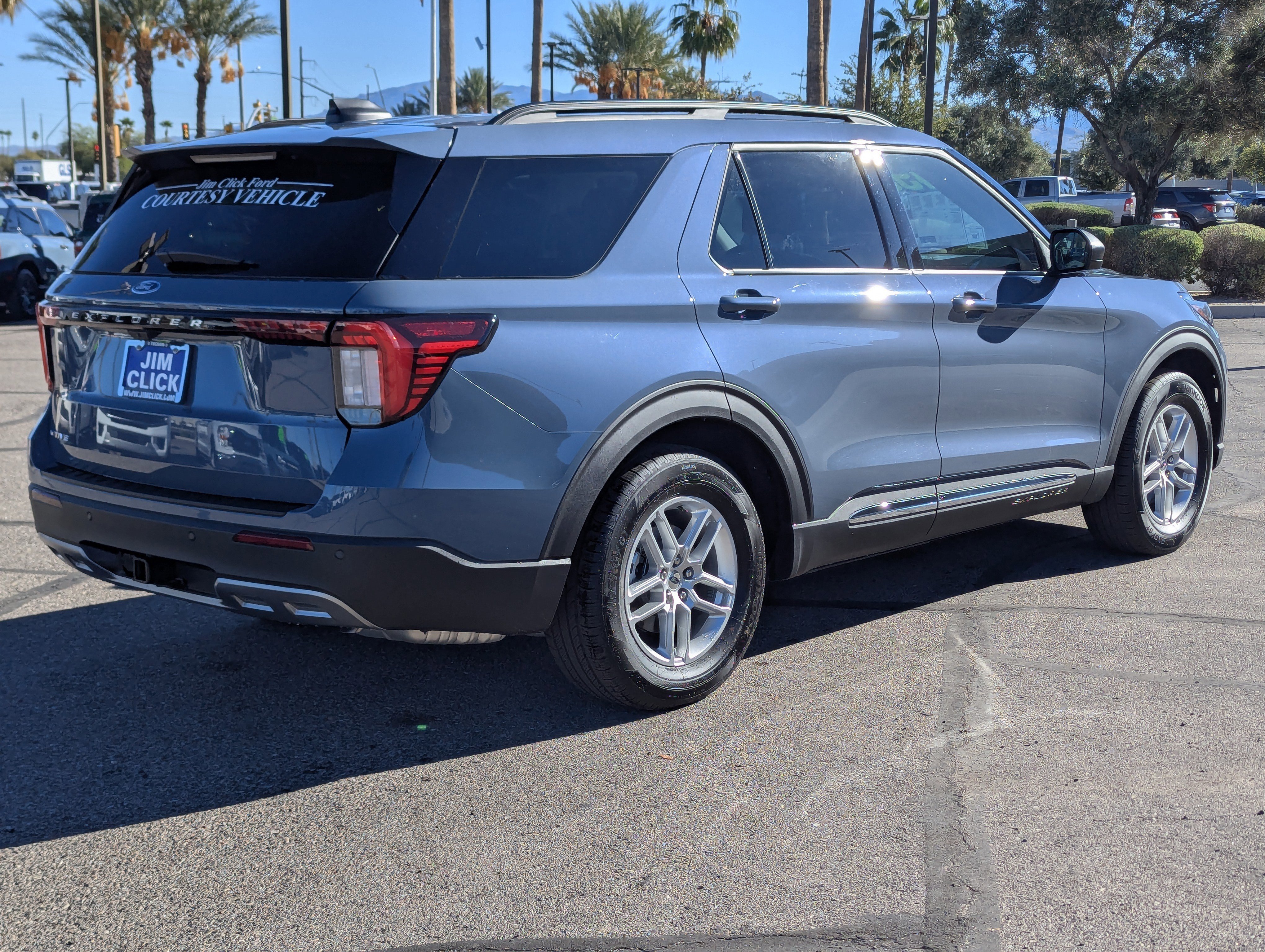 New 2025 Ford Explorer Active w/ Active Comfort Package image 2