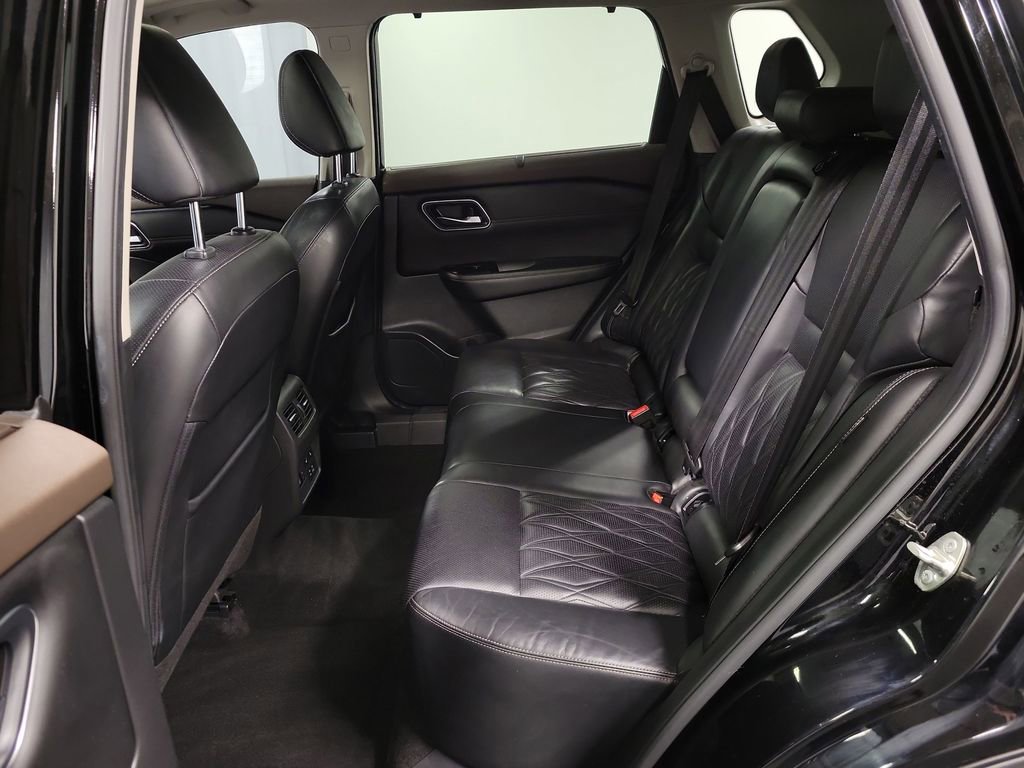 Used 2021 Nissan Rogue Platinum image 25