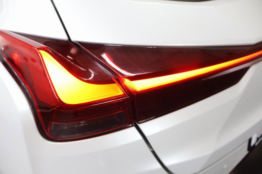 Used 2020 Lexus UX 200 200 Base w/ Premium Package image 27