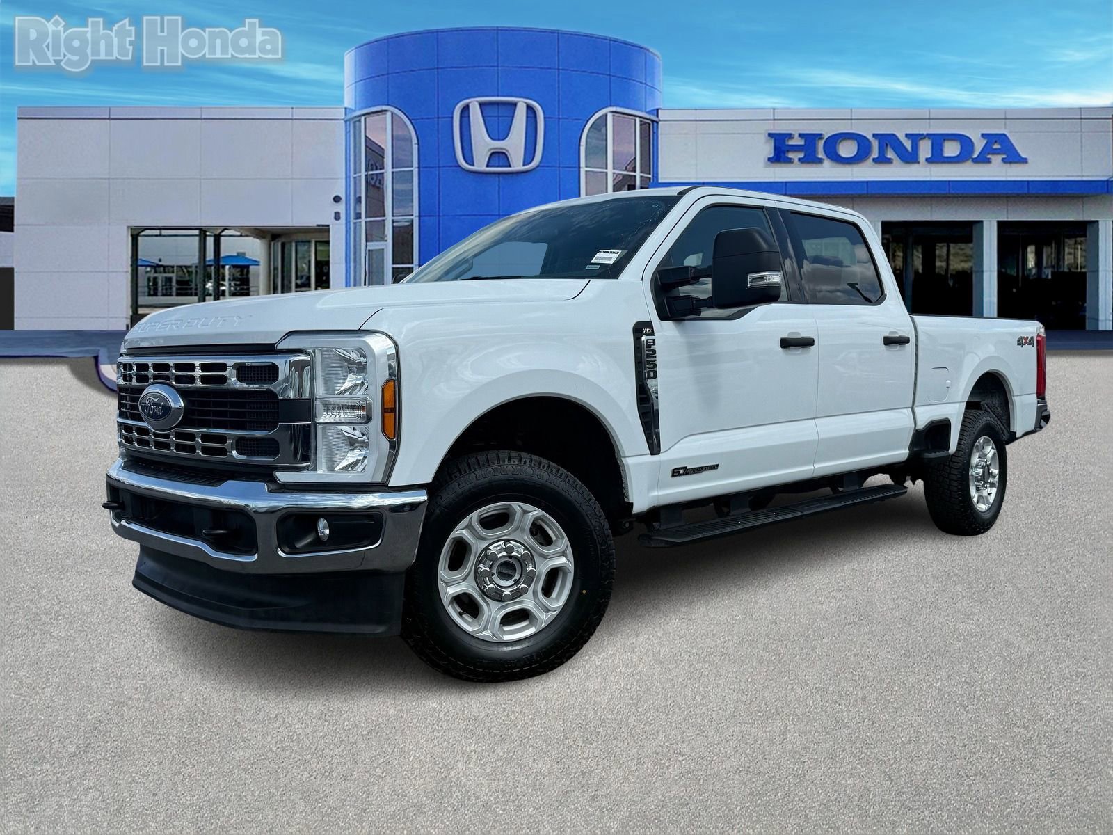 Used 2025 Ford F250 XLT image 2