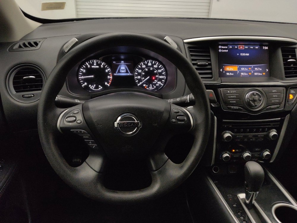 Used 2020 Nissan Pathfinder S image 22