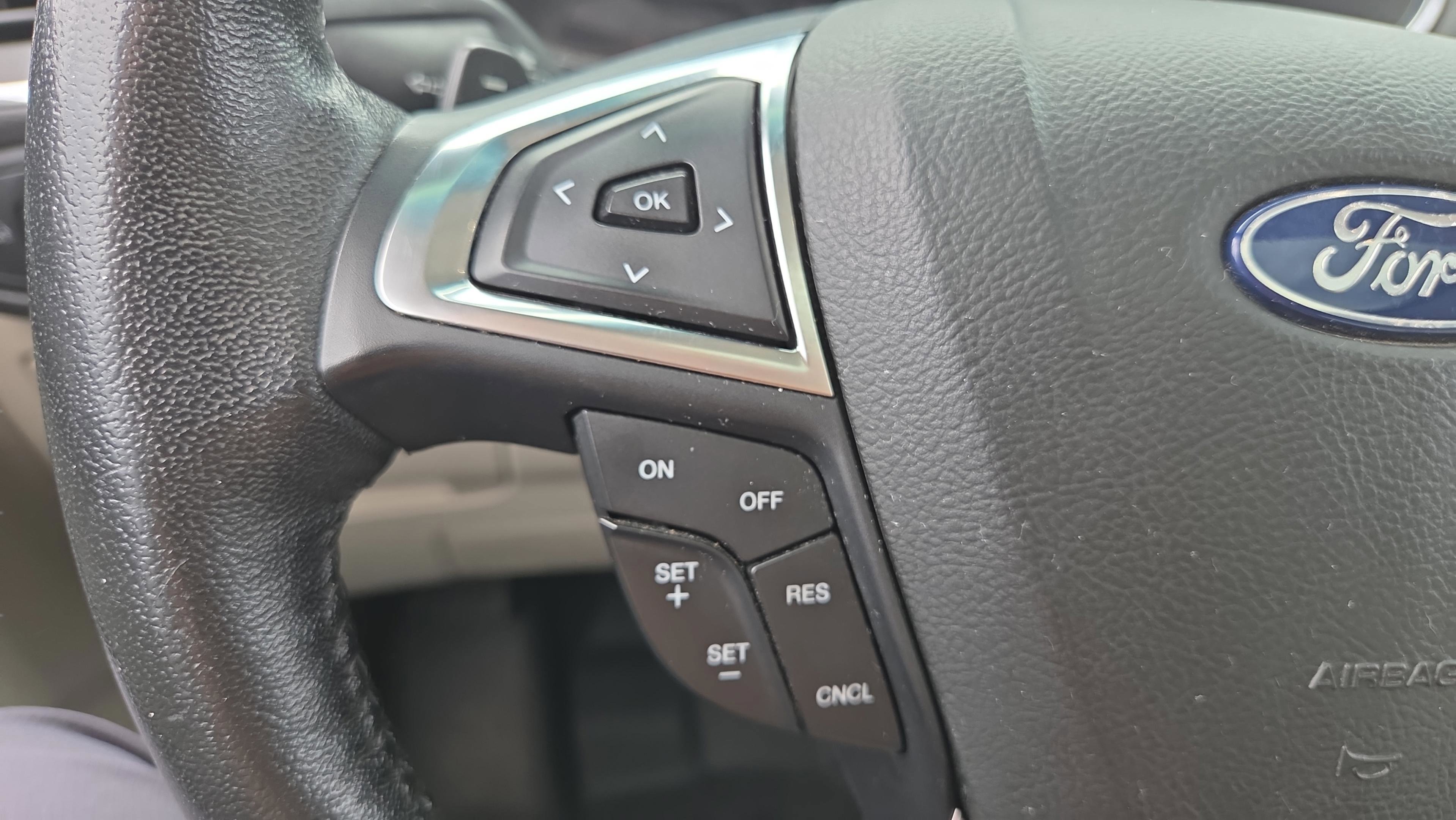 Used 2018 Ford Edge Titanium w/ Equipment Group 301A FWD image 23