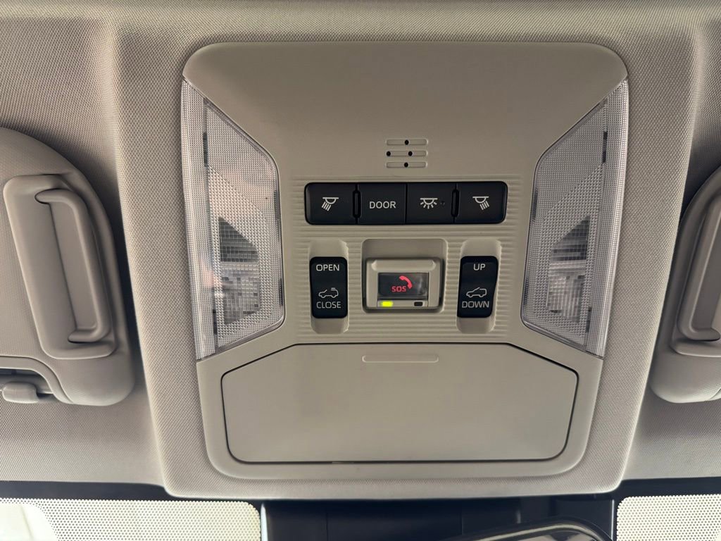 Used 2020 Toyota RAV4 XLE w/ Convenience Package image 40