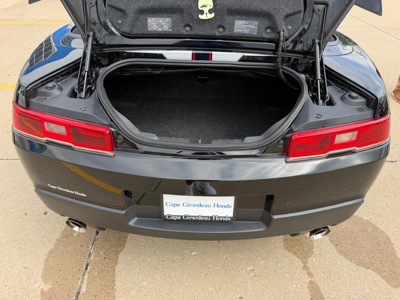 Used 2015 Chevrolet Camaro LT RWD image 4