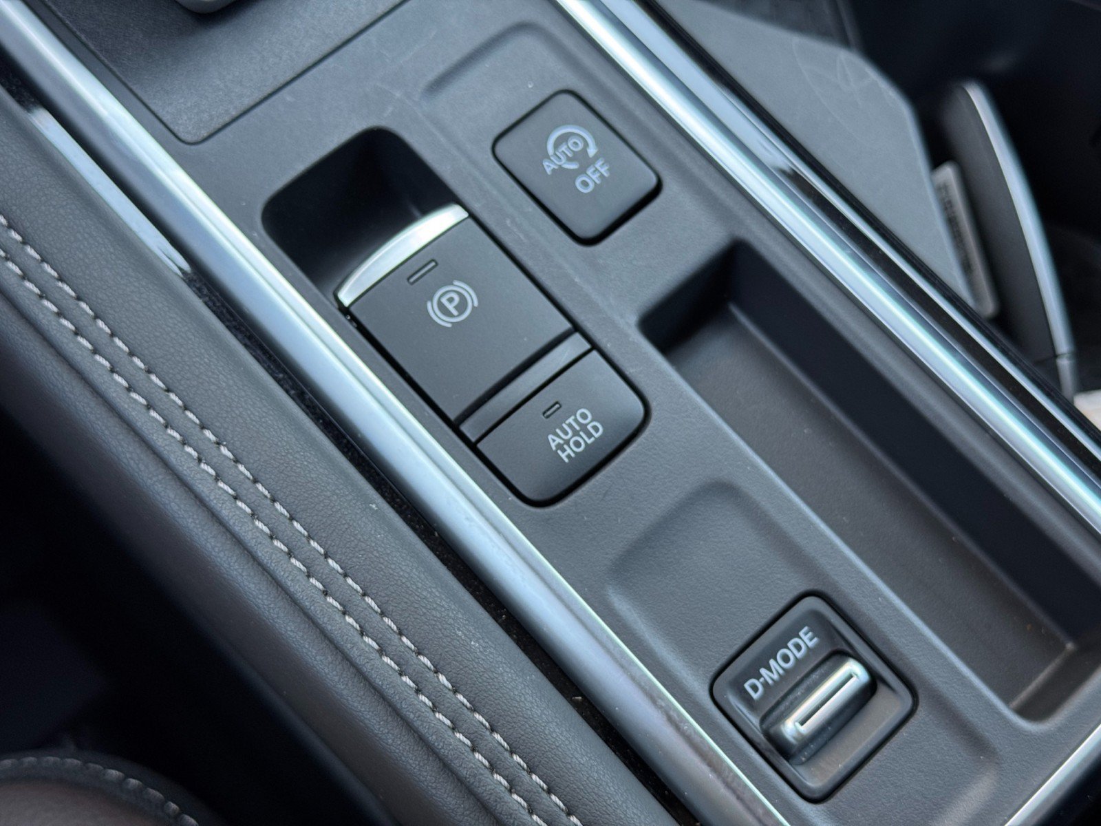 Used 2026 Nissan Pathfinder Platinum FWD image 33
