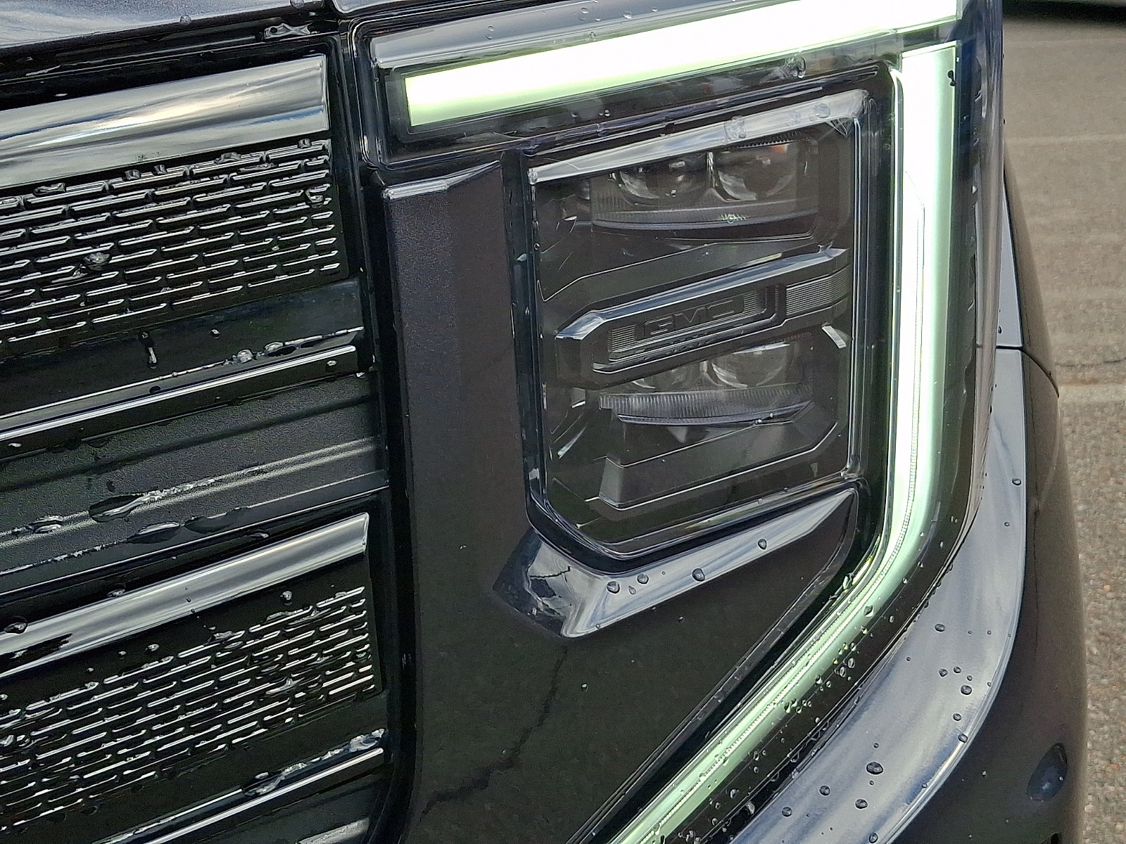 Used 2025 GMC Sierra 1500 Elevation AWD/4WD image 9