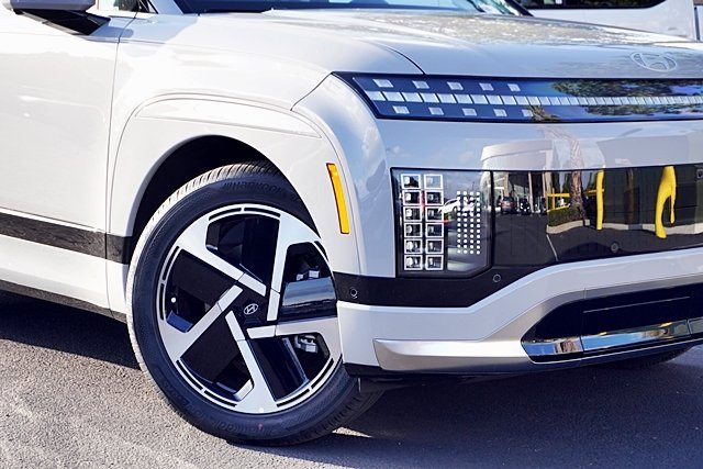 New 2026 Hyundai Ioniq 9 Calligraphy image 4