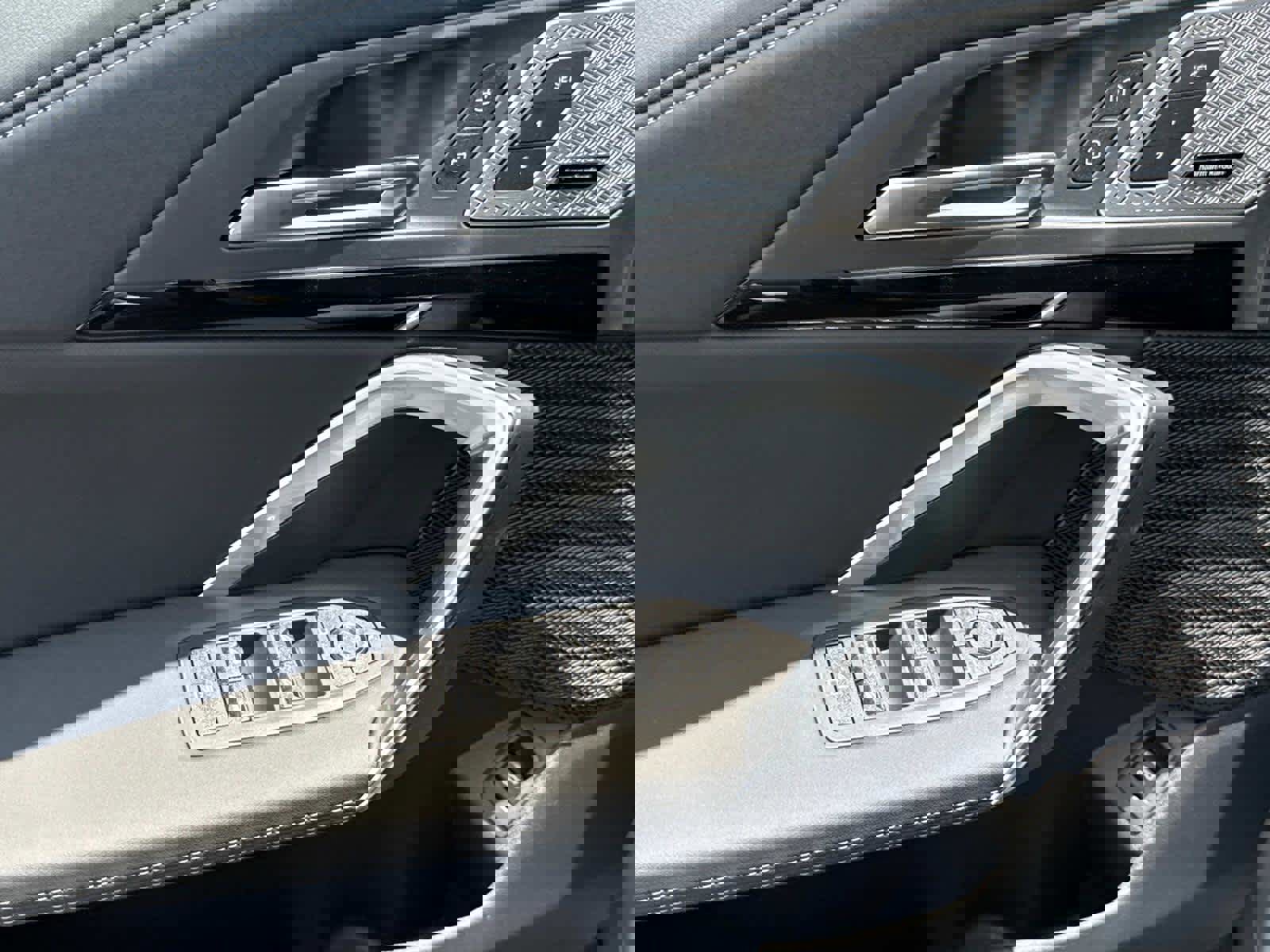 Used 2025 BMW X2 xDrive28i w/ Convenience Package image 27