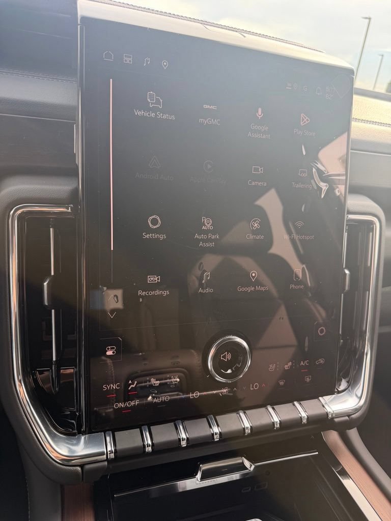 New 2026 GMC Yukon Denali w/ Sun & Power Step Package AWD/4WD image 15