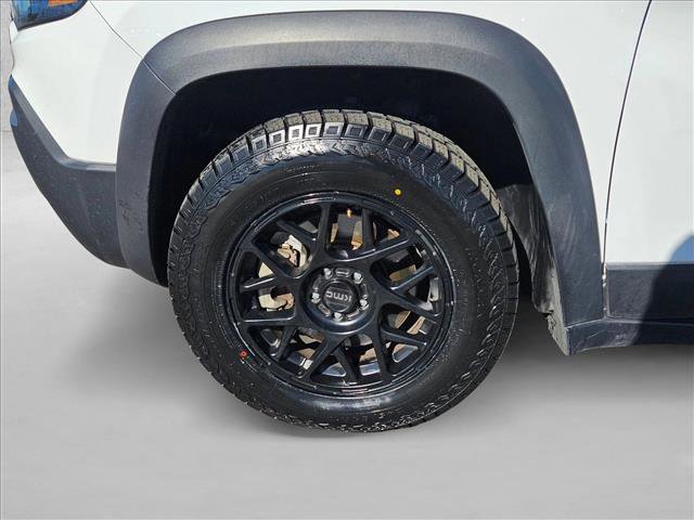 Used 2020 Jeep Cherokee Trailhawk image 21