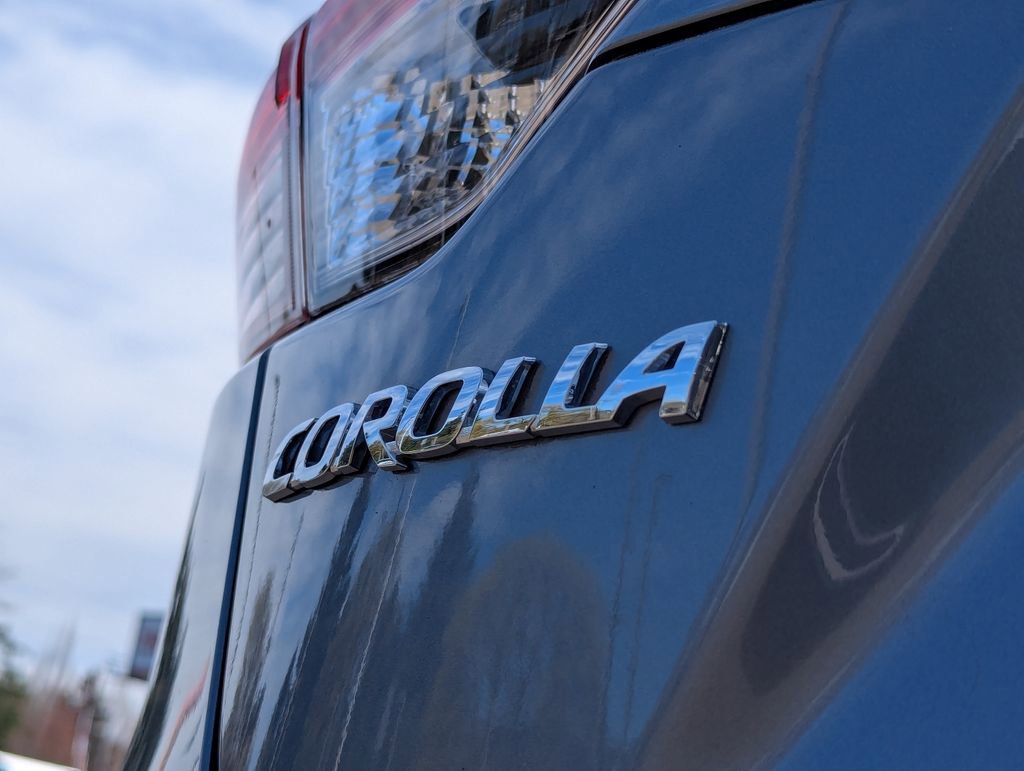 Used 2020 Toyota Corolla LE FWD image 28