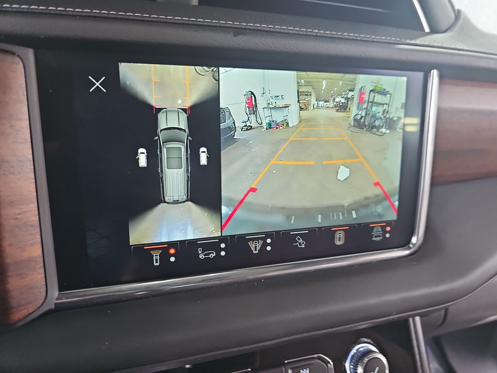 Certified 2023 GMC Yukon XL Denali Ultimate w/ LPO, Floor Liner Package AWD/4WD image 31