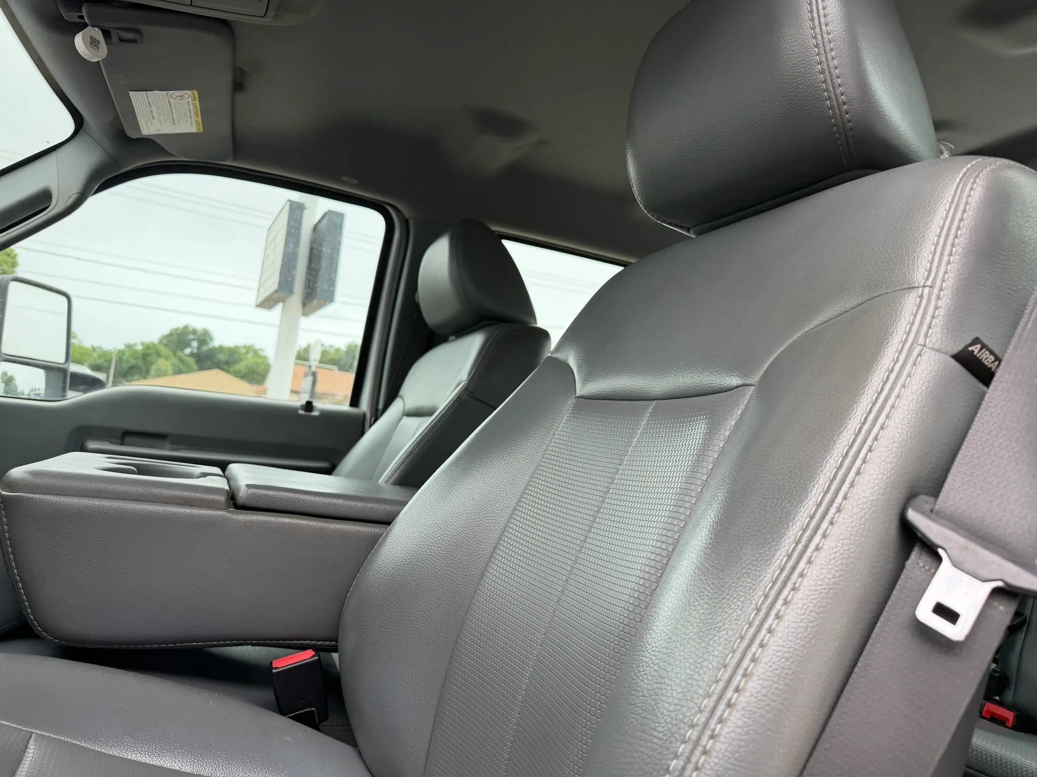 Used 2011 Ford F550 2WD Crew Cab Super Duty image 18