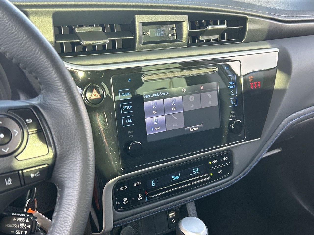 Used 2018 Toyota Corolla SE FWD image 22