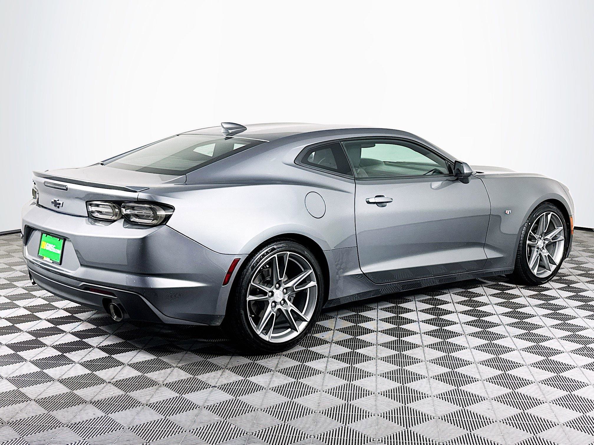 Used 2019 Chevrolet Camaro LT w/ RS Package image 10