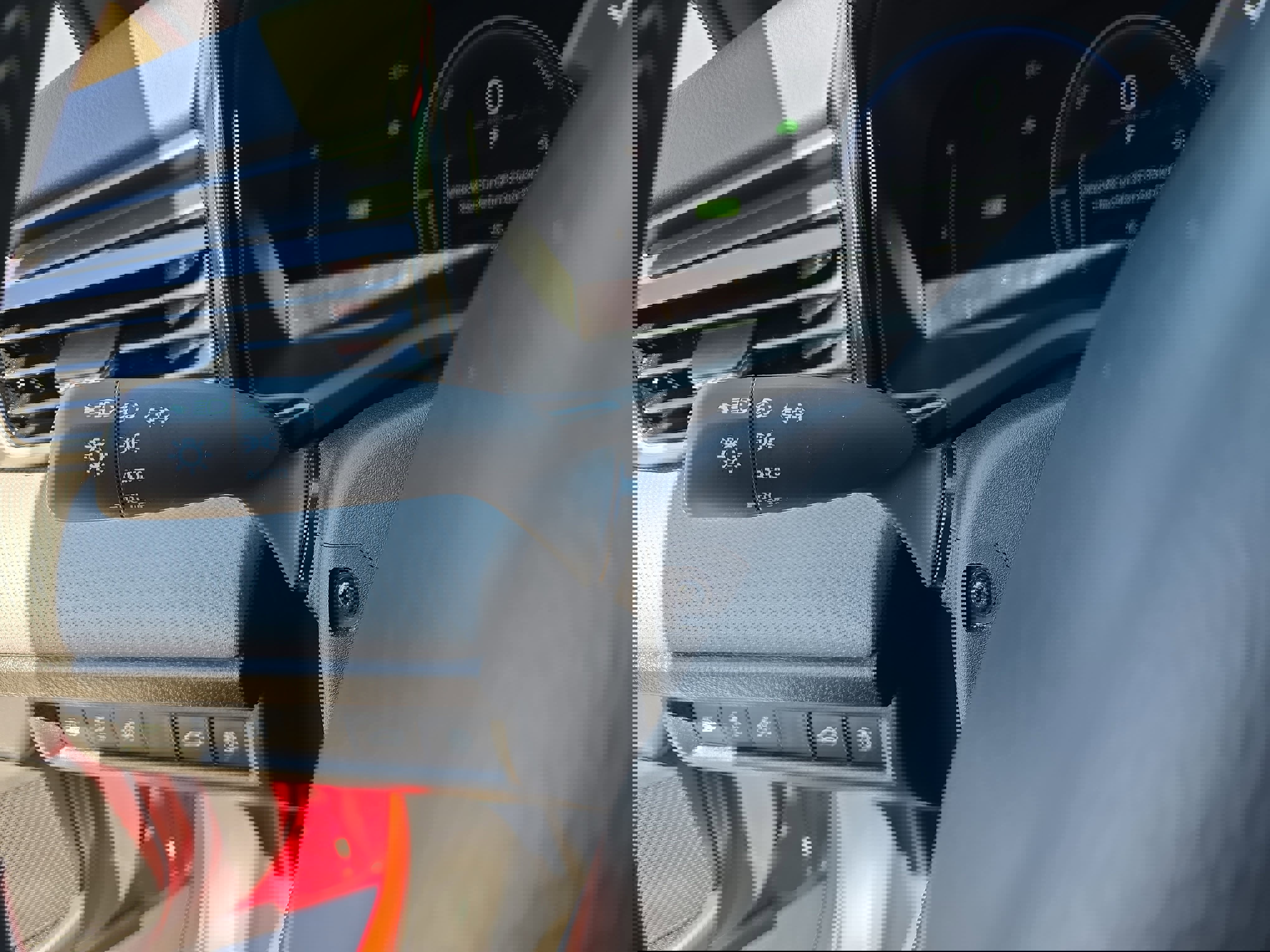 Used 2025 Toyota Camry SE w/ Multimedia Upgrade Package image 25