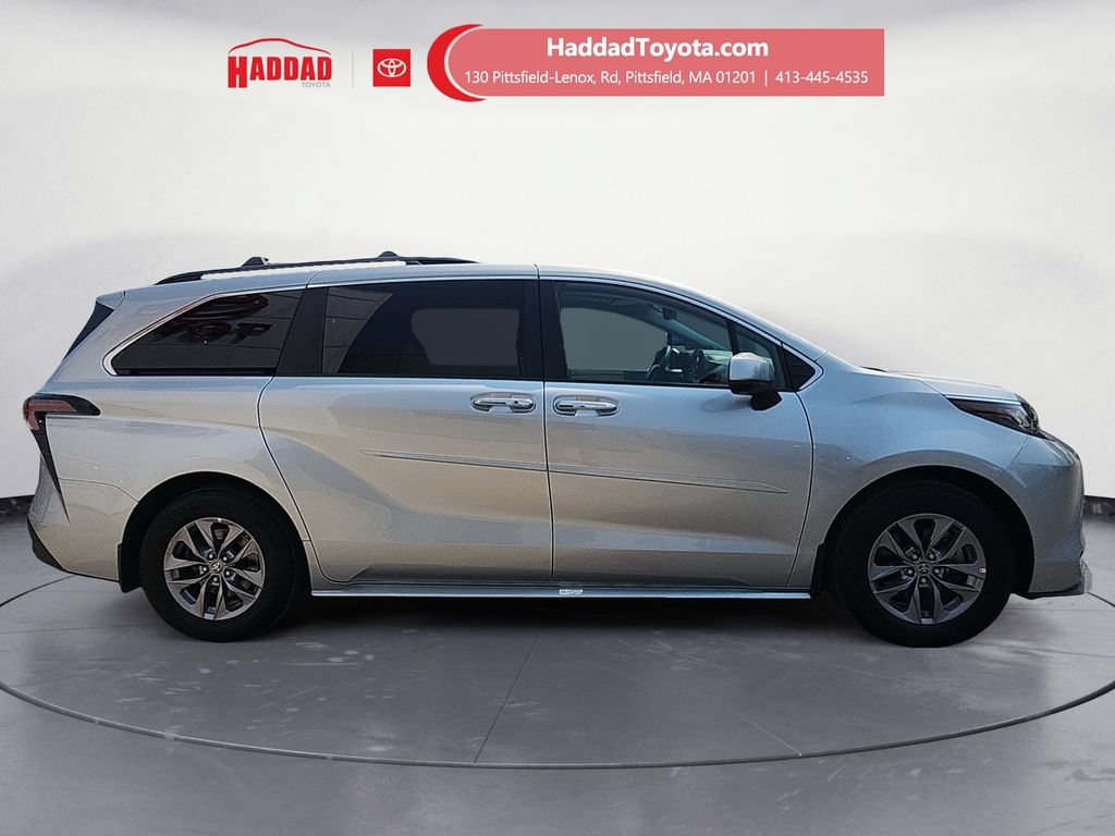 Used 2023 Toyota Sienna XLE w/ XLE Plus Package AWD/4WD image 7