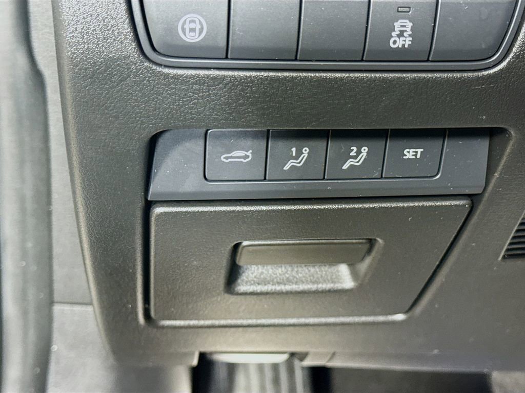 Used 2019 MAZDA MAZDA3 w/Preferred Pkg image 10