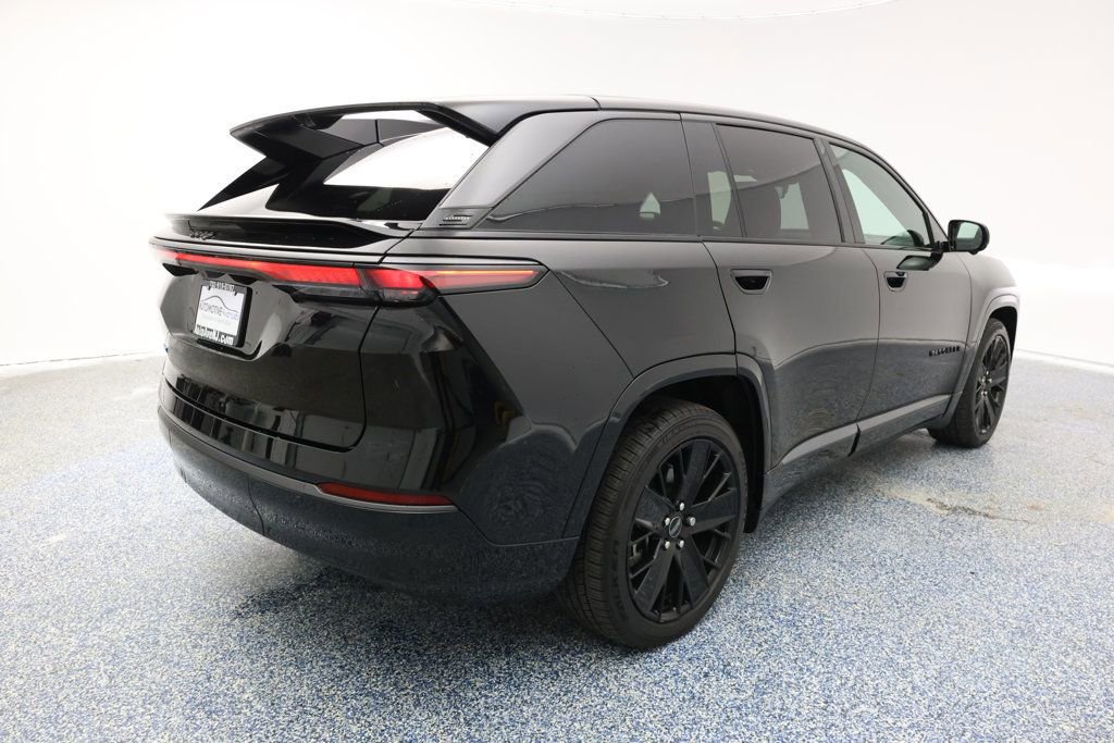 Used 2024 Jeep Wagoneer Launch Edition image 3