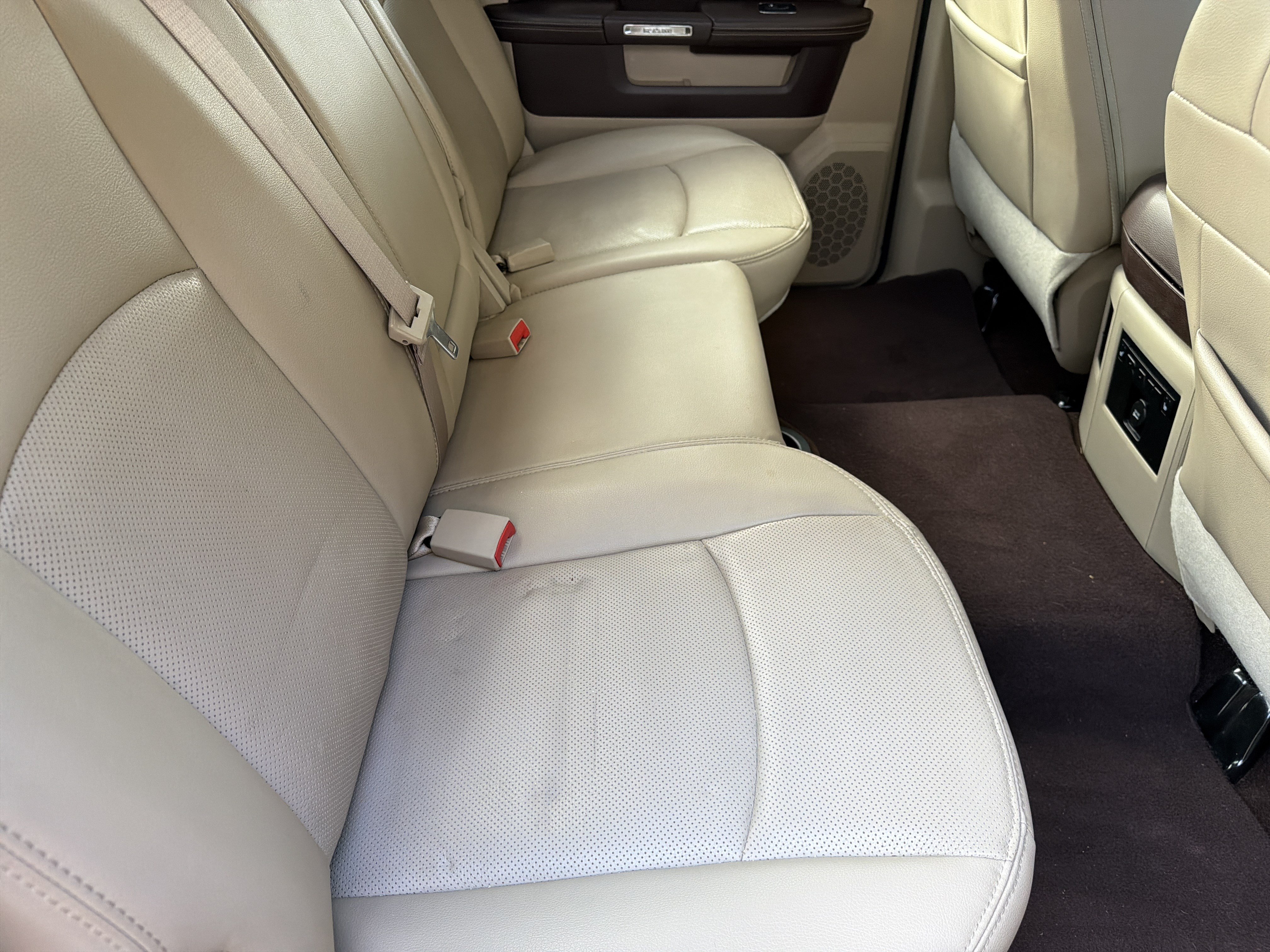 Used 2014 RAM 1500 Laramie w/ Convenience Group AWD/4WD image 37
