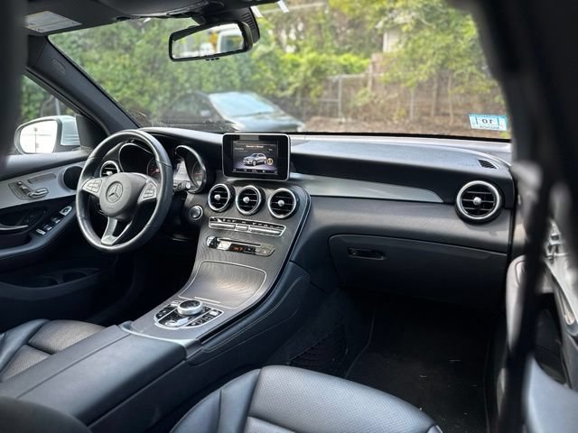 Used 2019 Mercedes-Benz GLC 300 4MATIC image 15