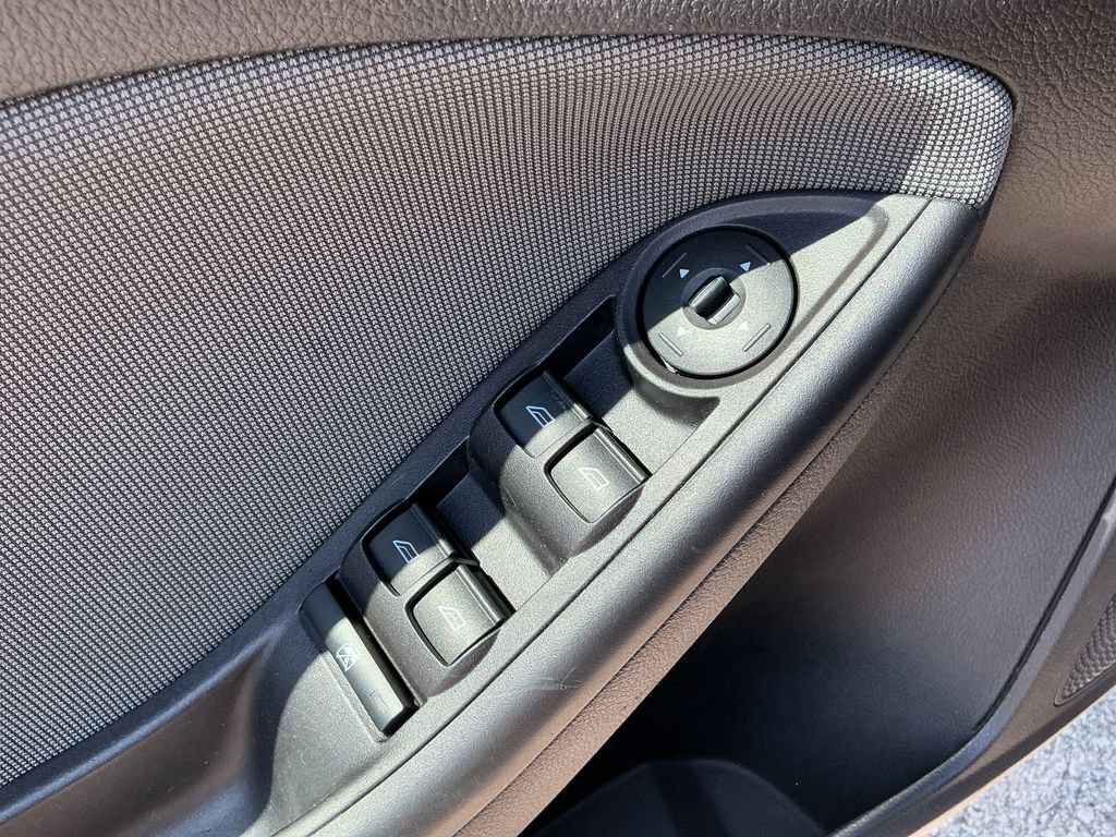 Used 2012 Ford Focus SE FWD image 12