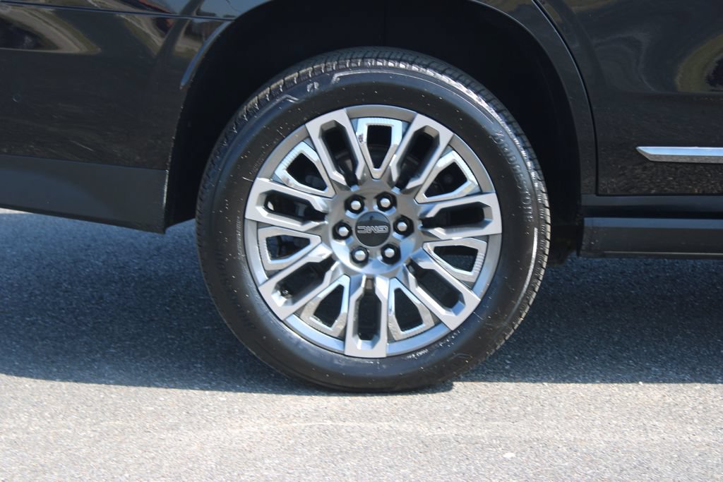 Used 2023 GMC Yukon Denali Ultimate w/ LPO, Floor Liner Package AWD/4WD image 13