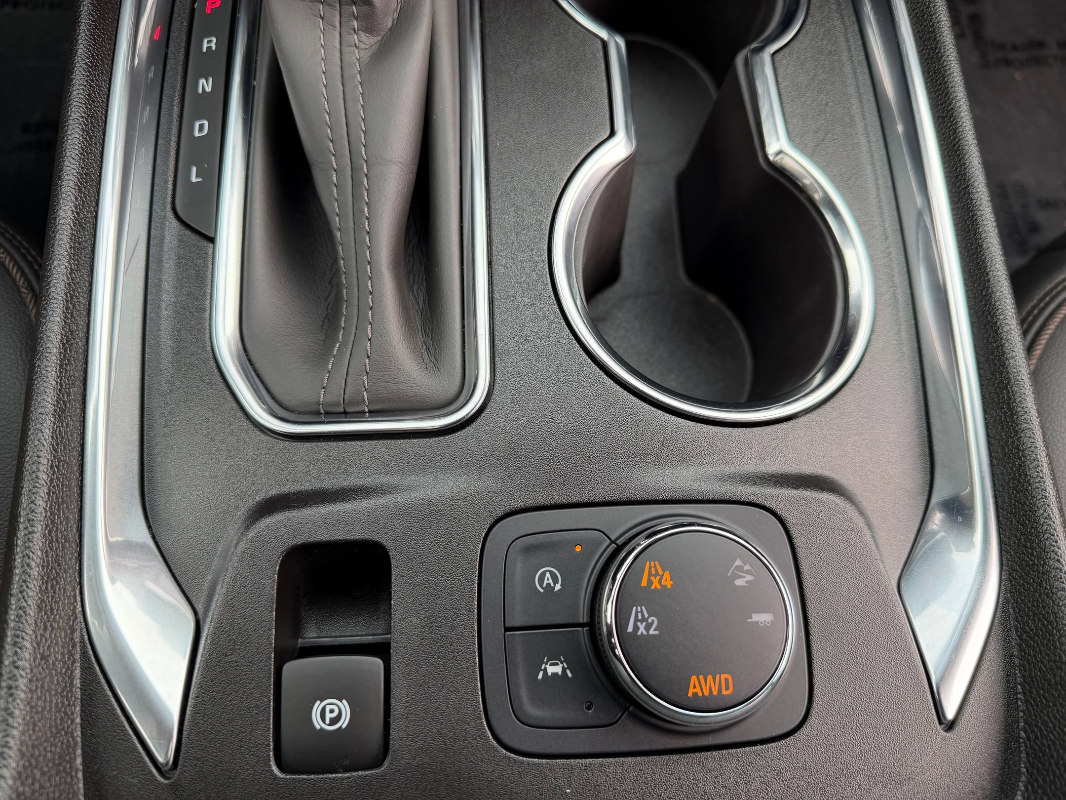 Used 2023 Chevrolet Traverse High Country AWD/4WD image 38