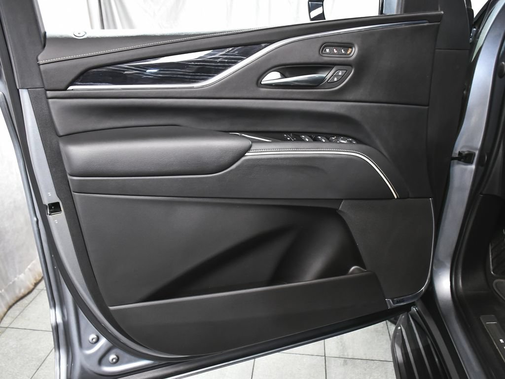 Used 2022 Cadillac Escalade ESV Sport w/ Touring Package AWD/4WD image 9