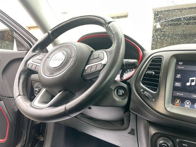 Used 2018 Jeep Compass Trailhawk w/ Leather Interior Group AWD/4WD image 25