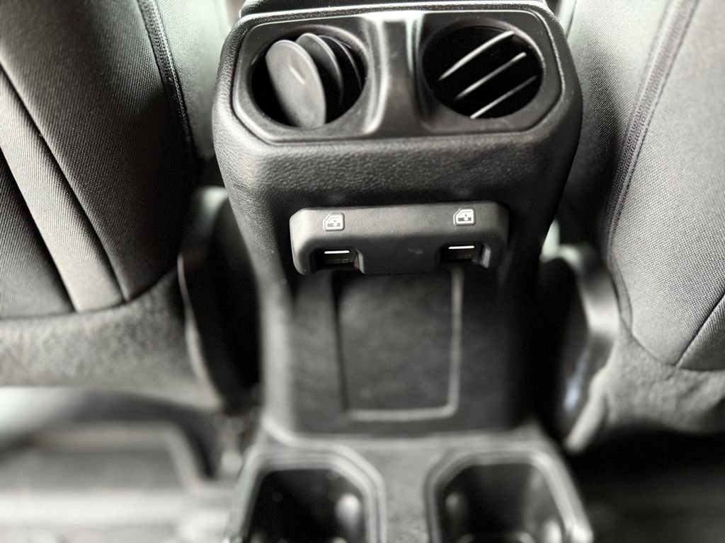 Used 2022 Jeep Wrangler Unlimited Sport image 24