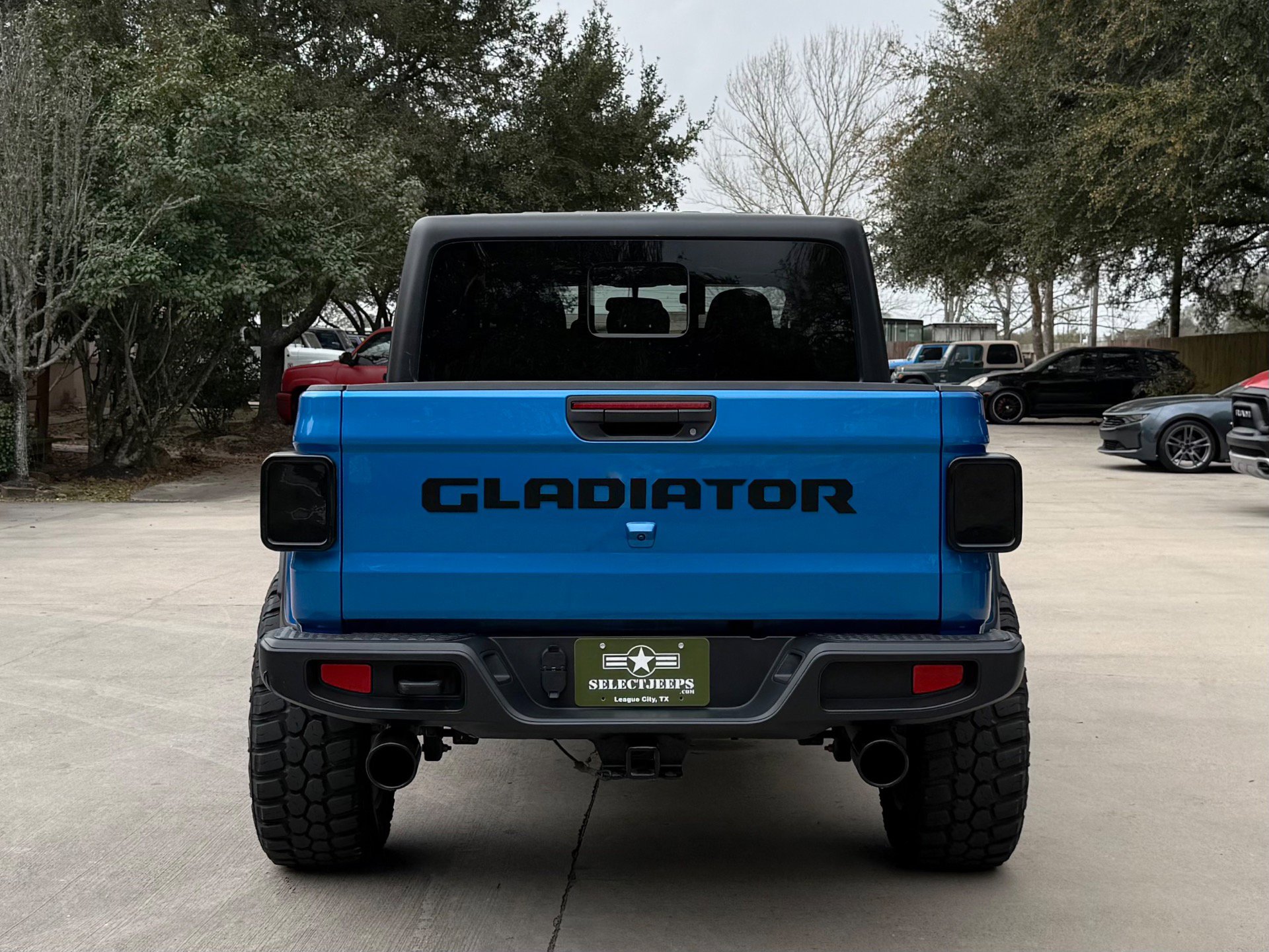 Used 2023 Jeep Gladiator Sport image 11