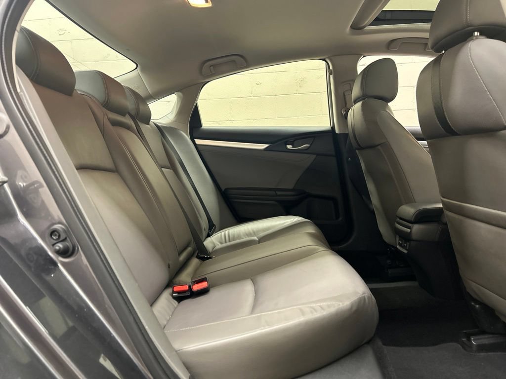 Used 2018 Honda Civic Touring image 9