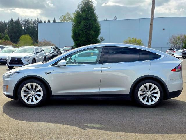 Used 2017 Tesla Model X 75D AWD/4WD image 5